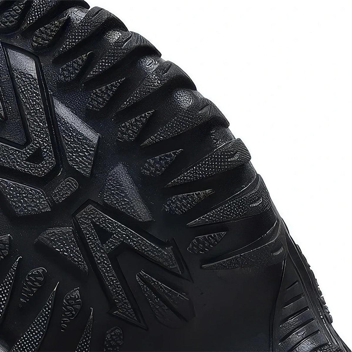 	Detalhe do solado tratorado da bota masculina Adventure cano medio preta