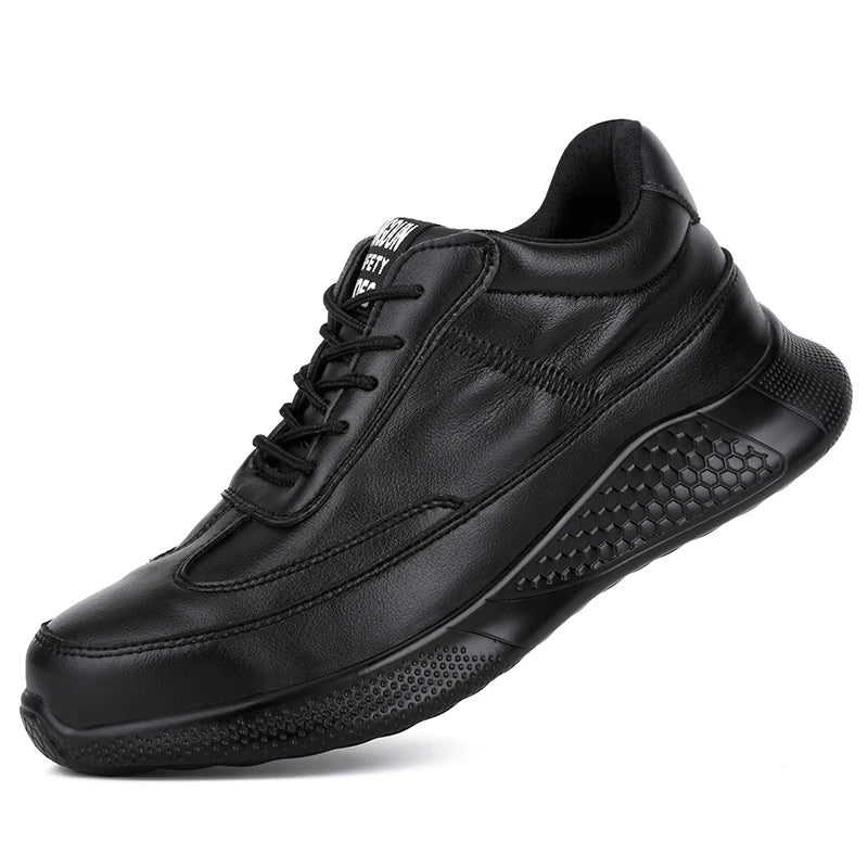 Tênis Edge Kurvo preto com gola acolchoada em vista diagonal